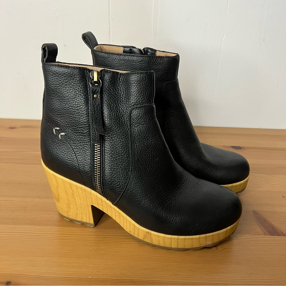 Dr. Scholl's Black Ankle Boots with Tan Sole